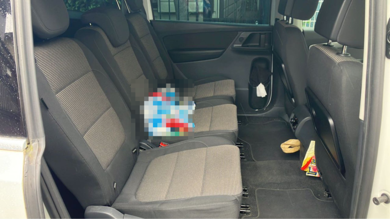 内装後方シート