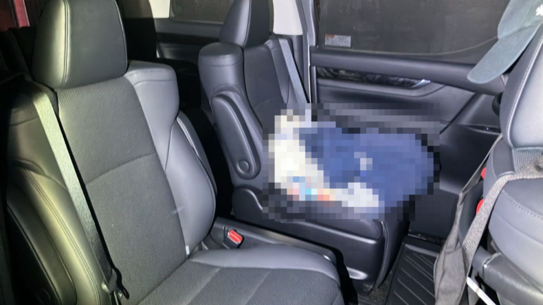 内装後方シート