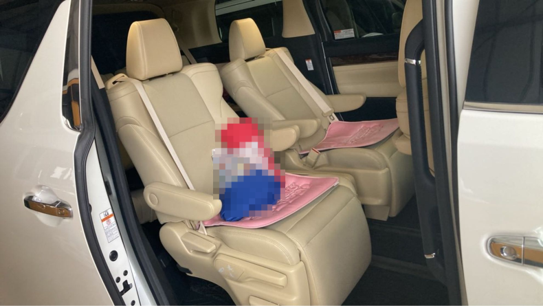 内装後方シート