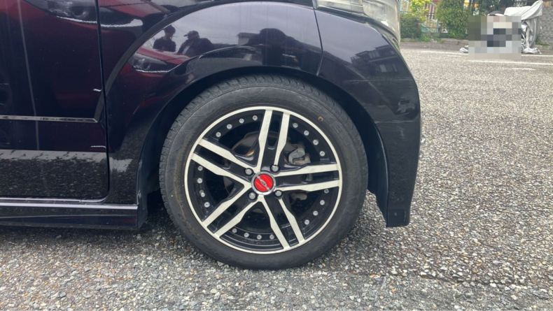 タイヤホイール前