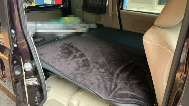 内装後方シート