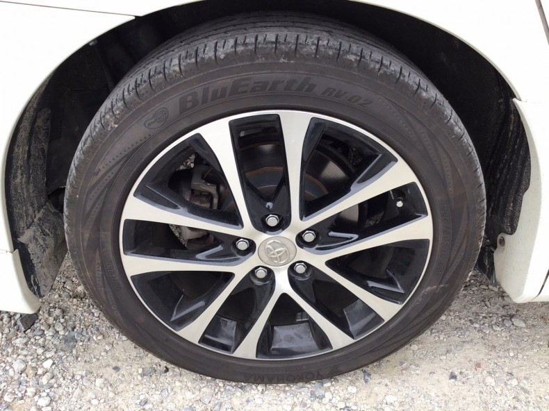 タイヤホイール前