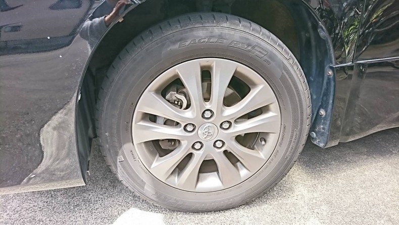 タイヤホイール前