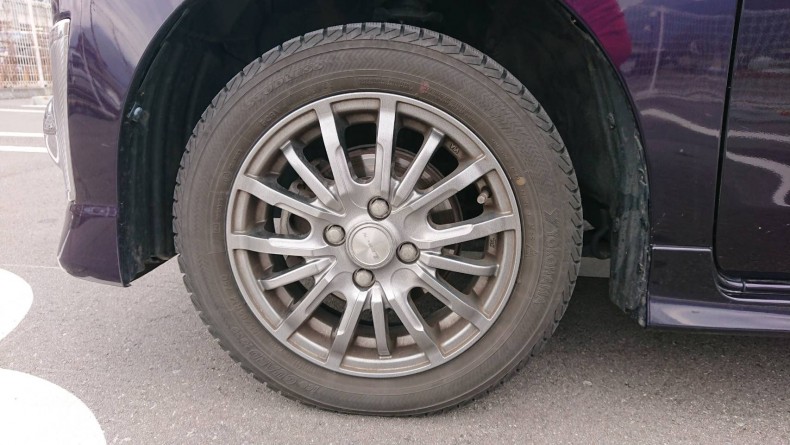 タイヤホイール前