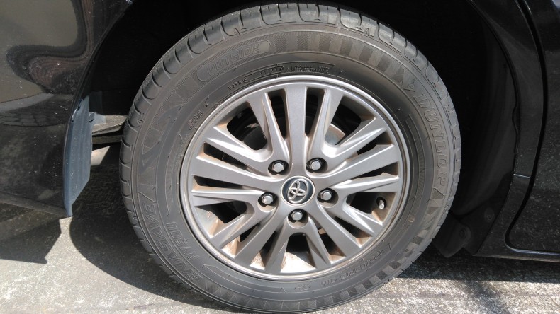 タイヤホイール前