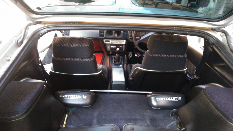 内装後方シート