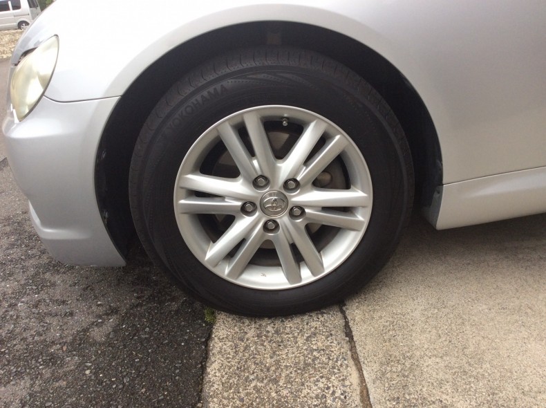 タイヤホイール前