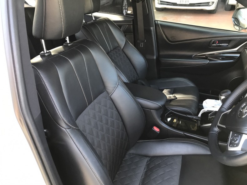 内装後方シート