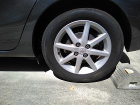 タイヤホイール前