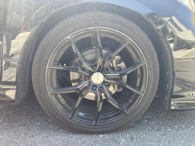 タイヤホイール前