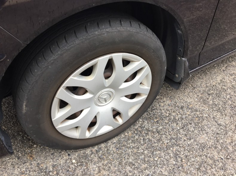 タイヤホイール前