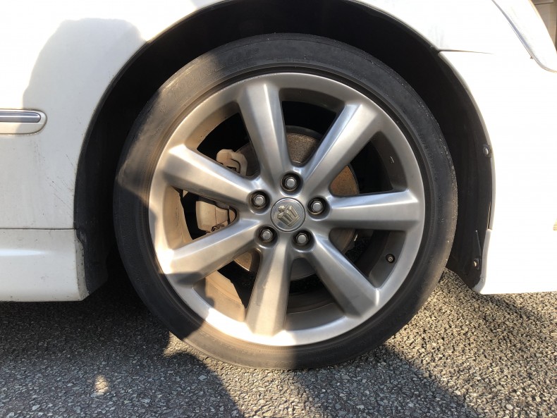 タイヤホイール前