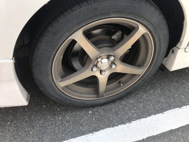 タイヤホイール前
