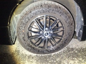 タイヤホイール前