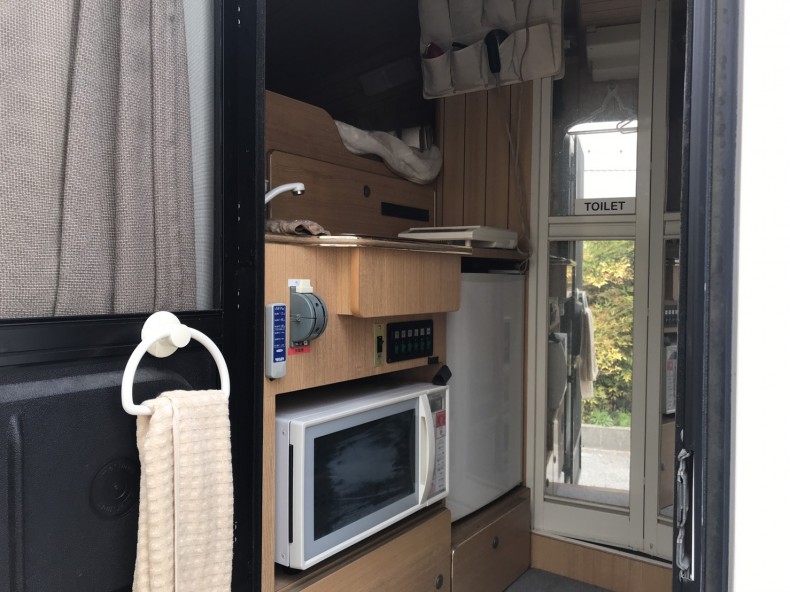 内装後方シート