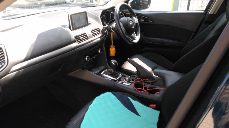 内装前方シート