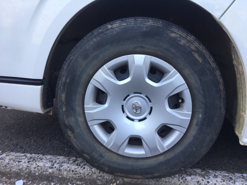 タイヤホイール前