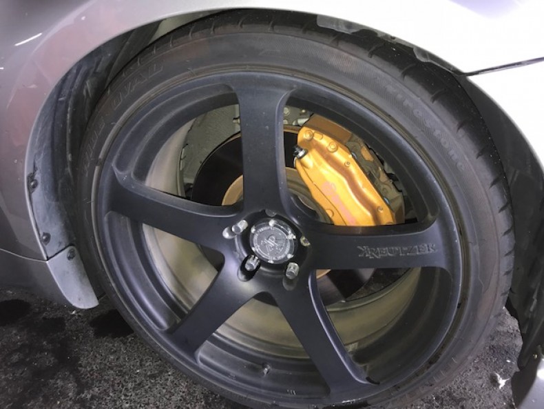 タイヤホイール前