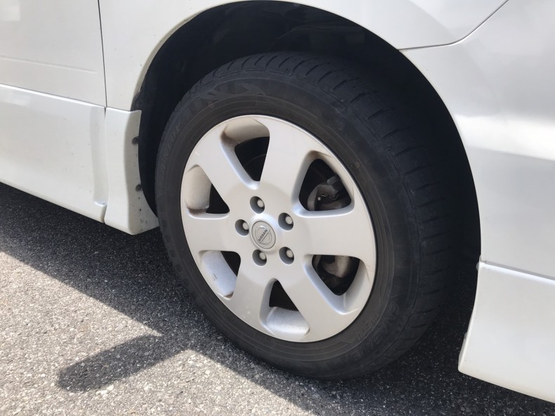 タイヤホイール前