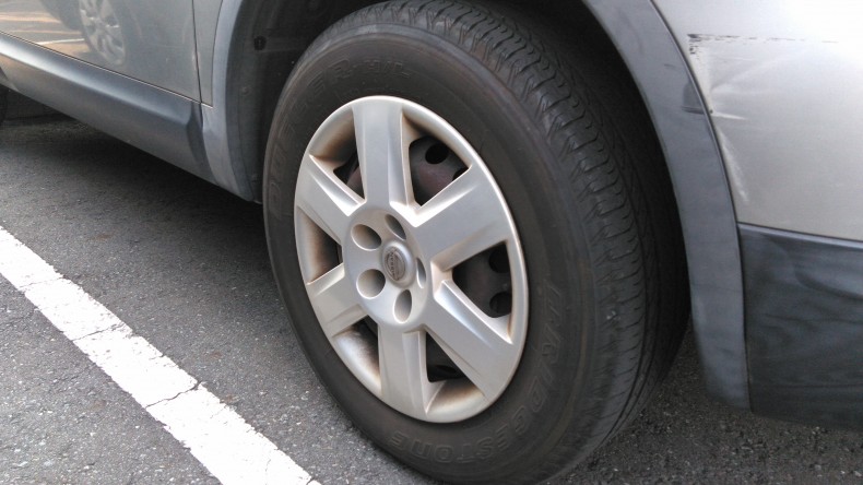 タイヤホイール前