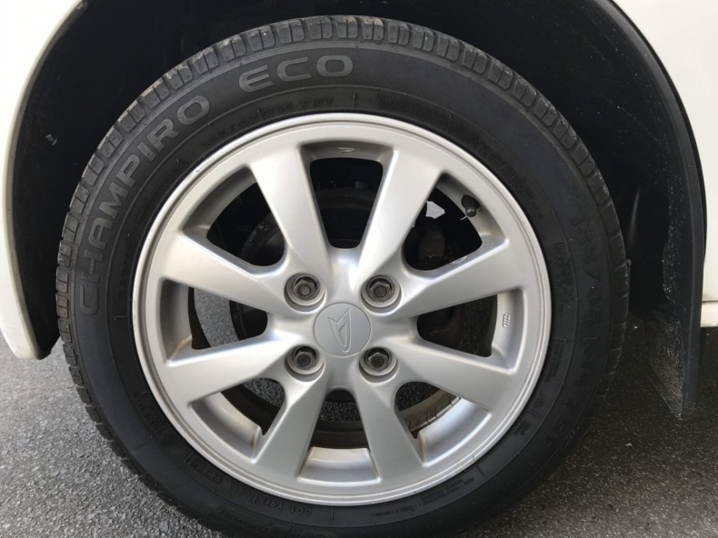 タイヤホイール前