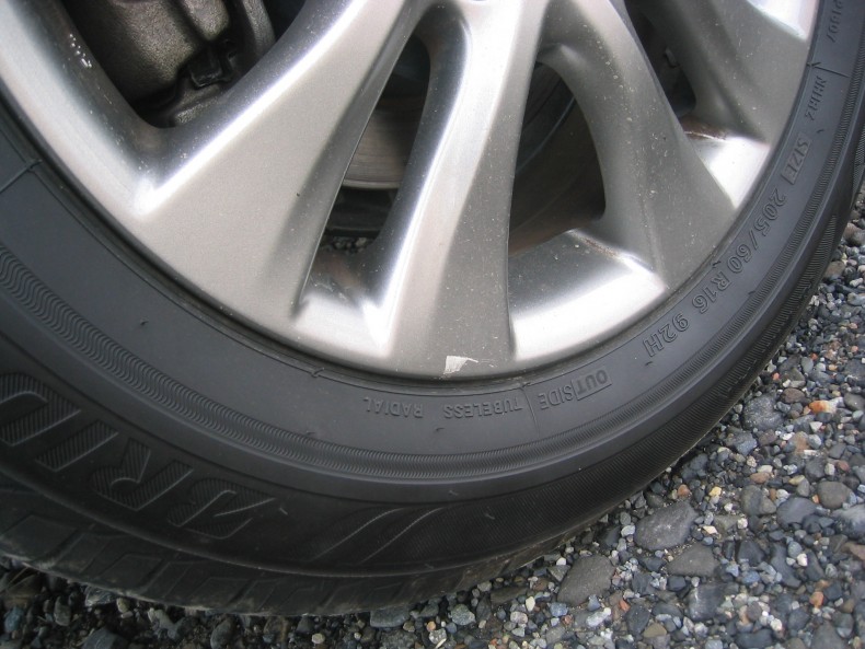 タイヤホイール前