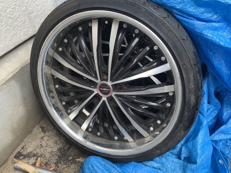 タイヤホイール前