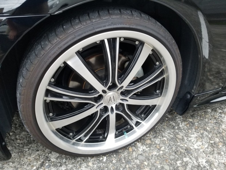 タイヤホイール前