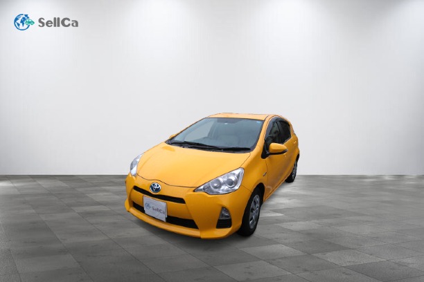 トヨタ/アクア-6094