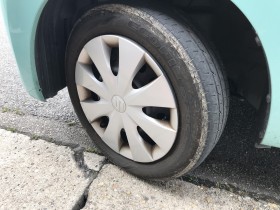 タイヤホイール前