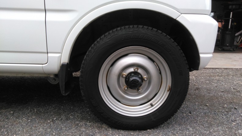 タイヤホイール前