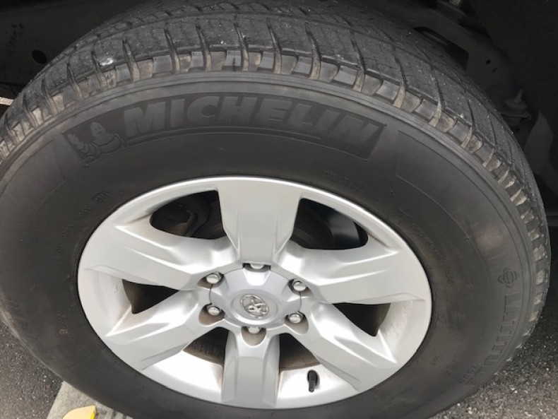 タイヤホイール前