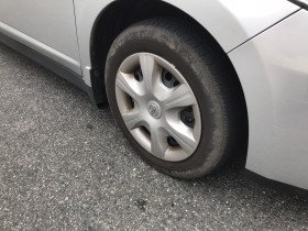タイヤホイール前