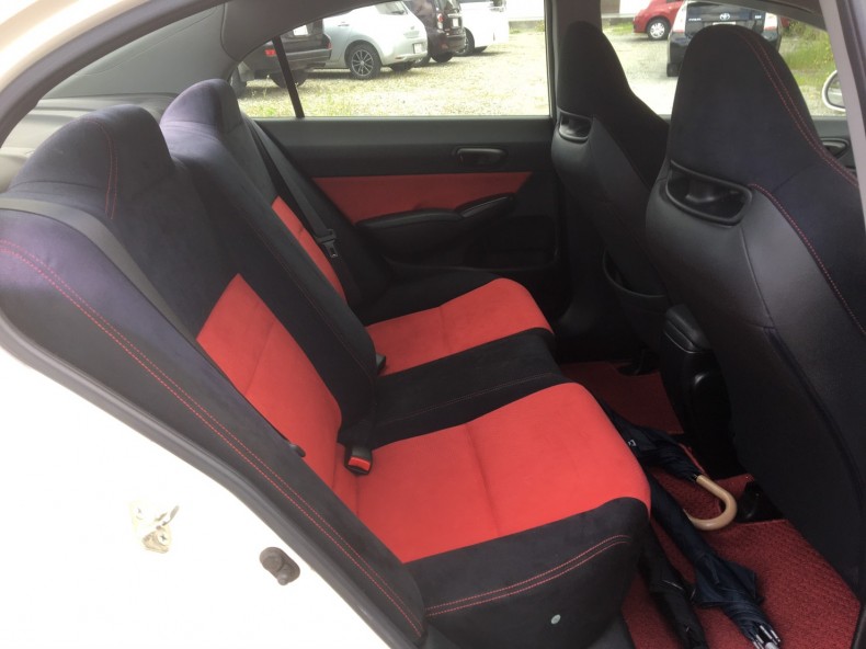 内装後方シート