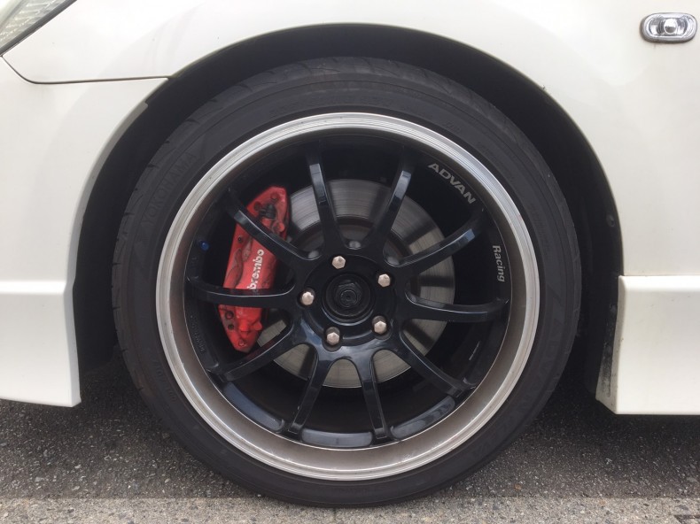 タイヤホイール前