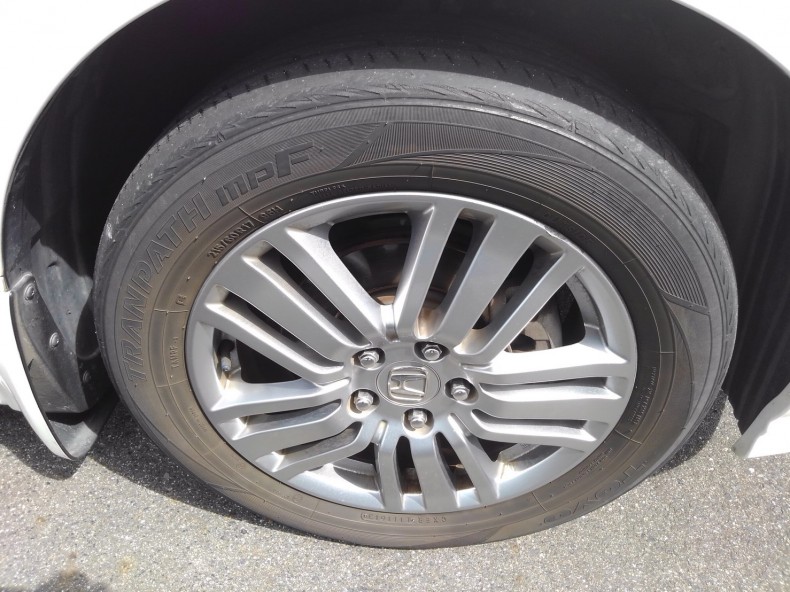 タイヤホイール前