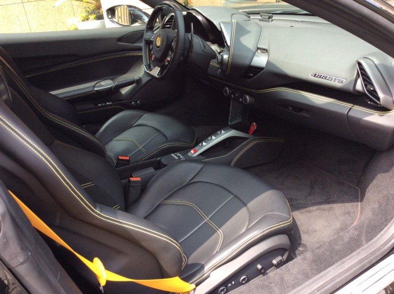 内装後方シート