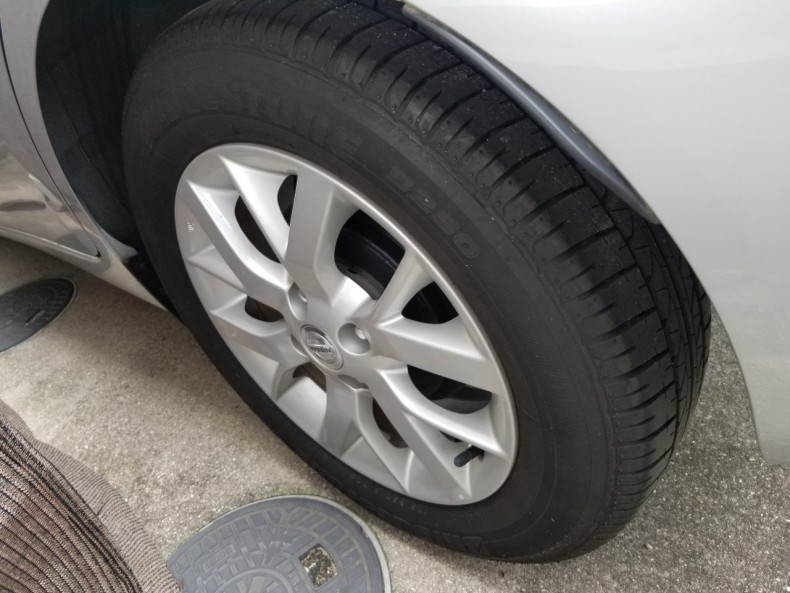 タイヤホイール前