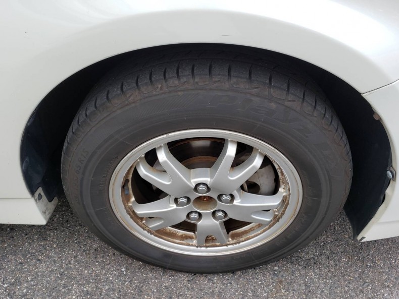 タイヤホイール前