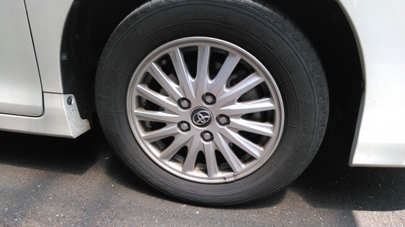 タイヤホイール前