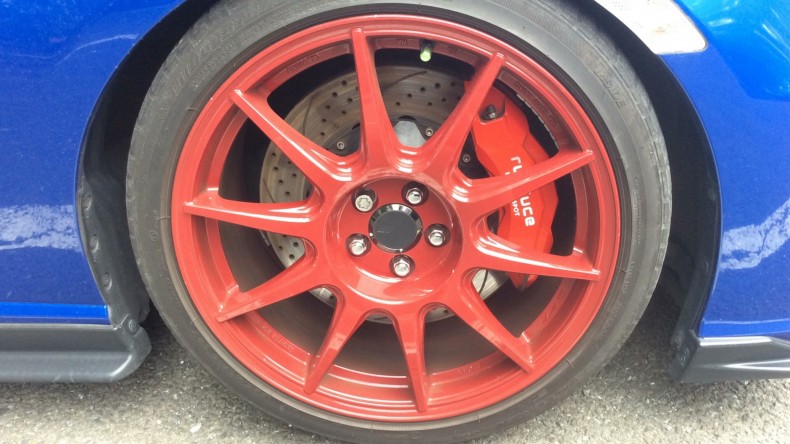 タイヤホイール前