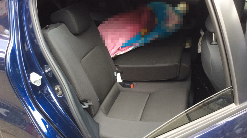 内装後方シート