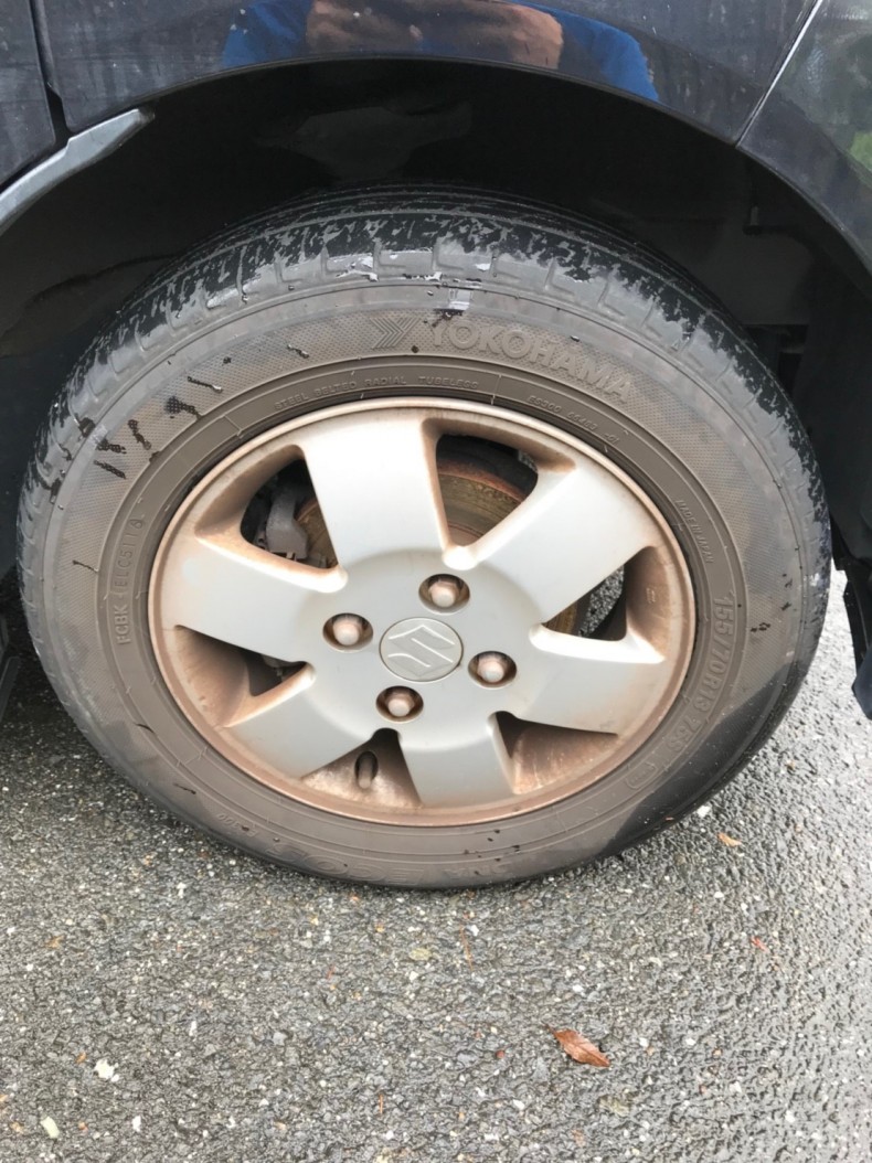 タイヤホイール前
