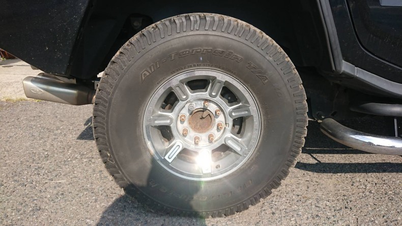 タイヤホイール前