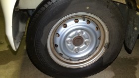 タイヤホイール前