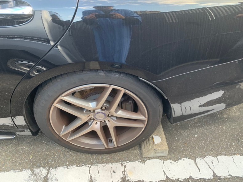 タイヤホイール前