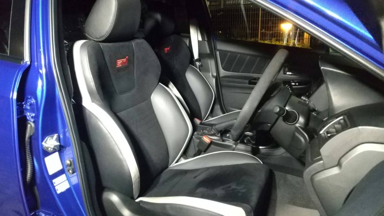 内装前方シート