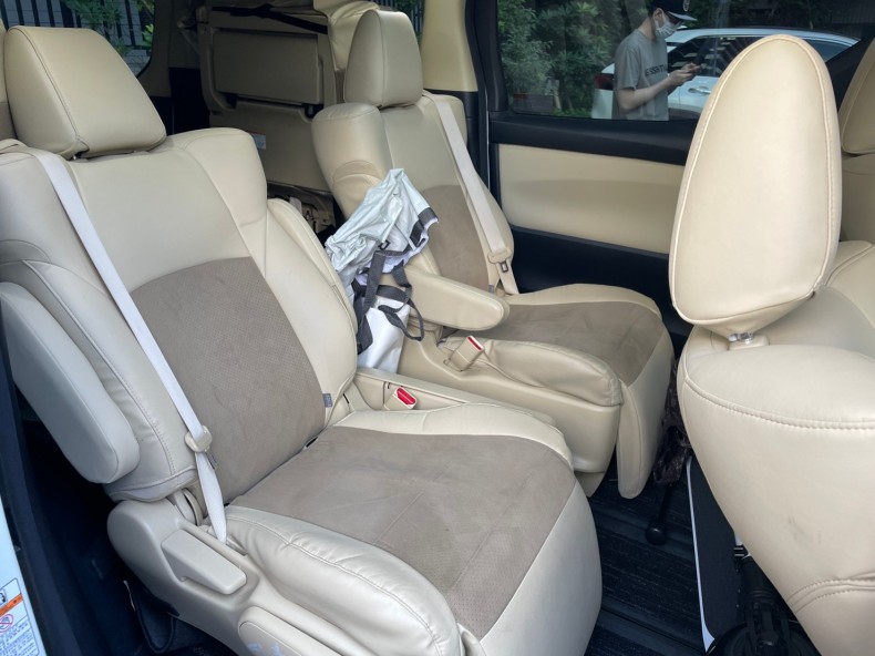 内装後方シート