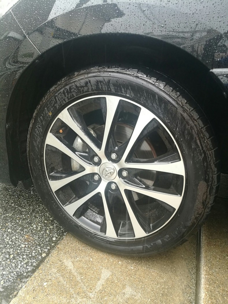 タイヤホイール前