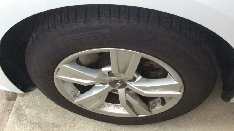 タイヤホイール前